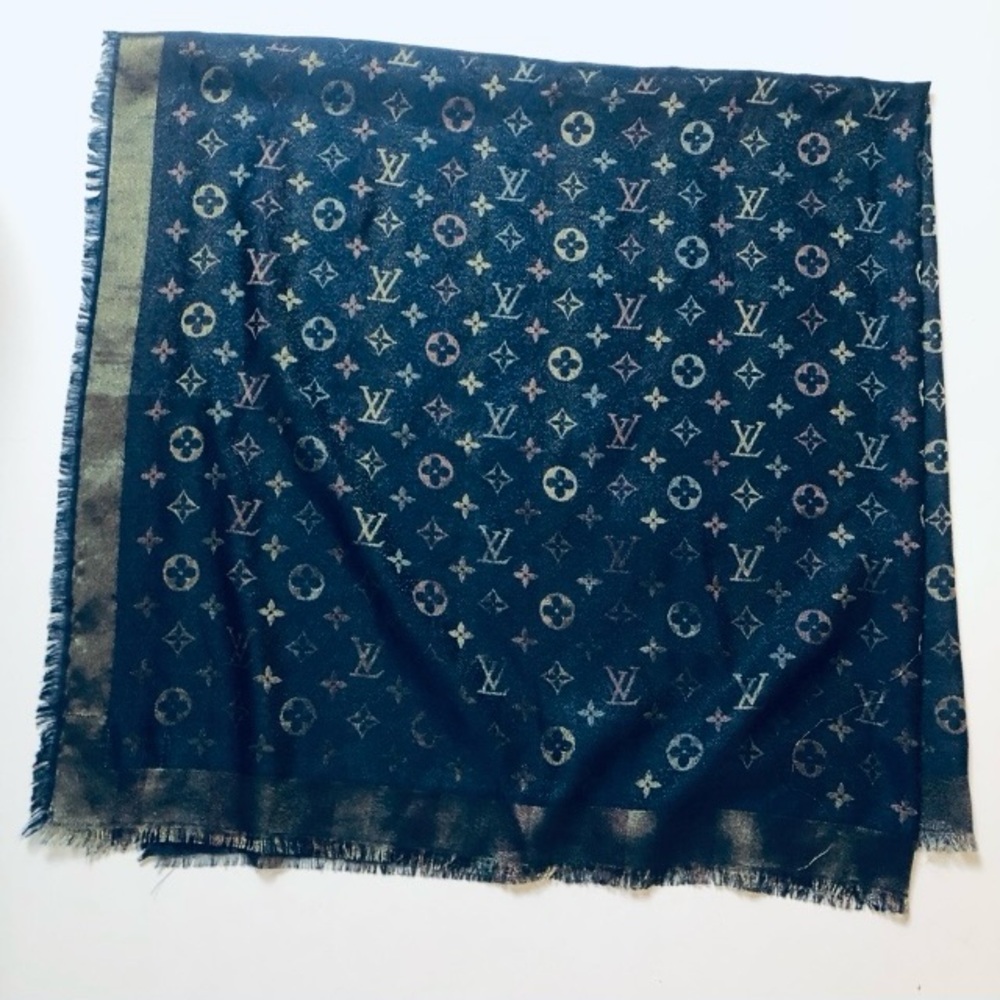 Louis Vuitton shawl